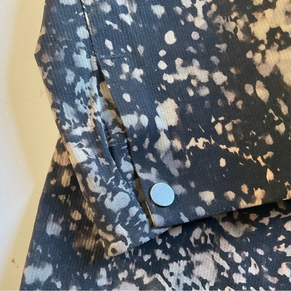 Lululemon loose athletic top - Picture 10 of 12